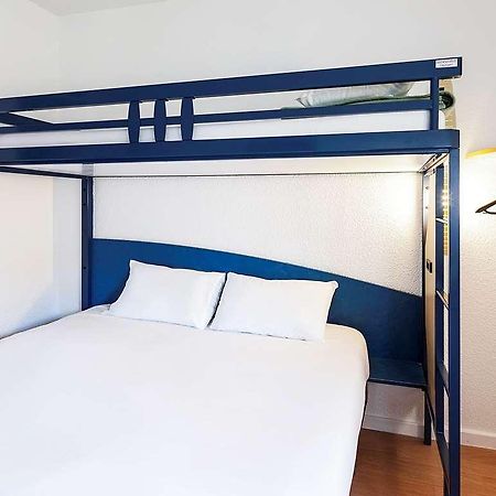 Ibis Budget Agen Bagian luar foto