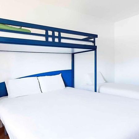 Ibis Budget Agen Bagian luar foto