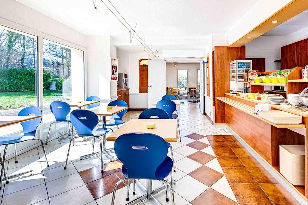 Ibis Budget Agen Bagian luar foto