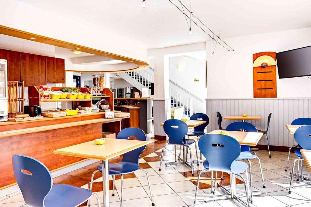 Ibis Budget Agen Bagian luar foto